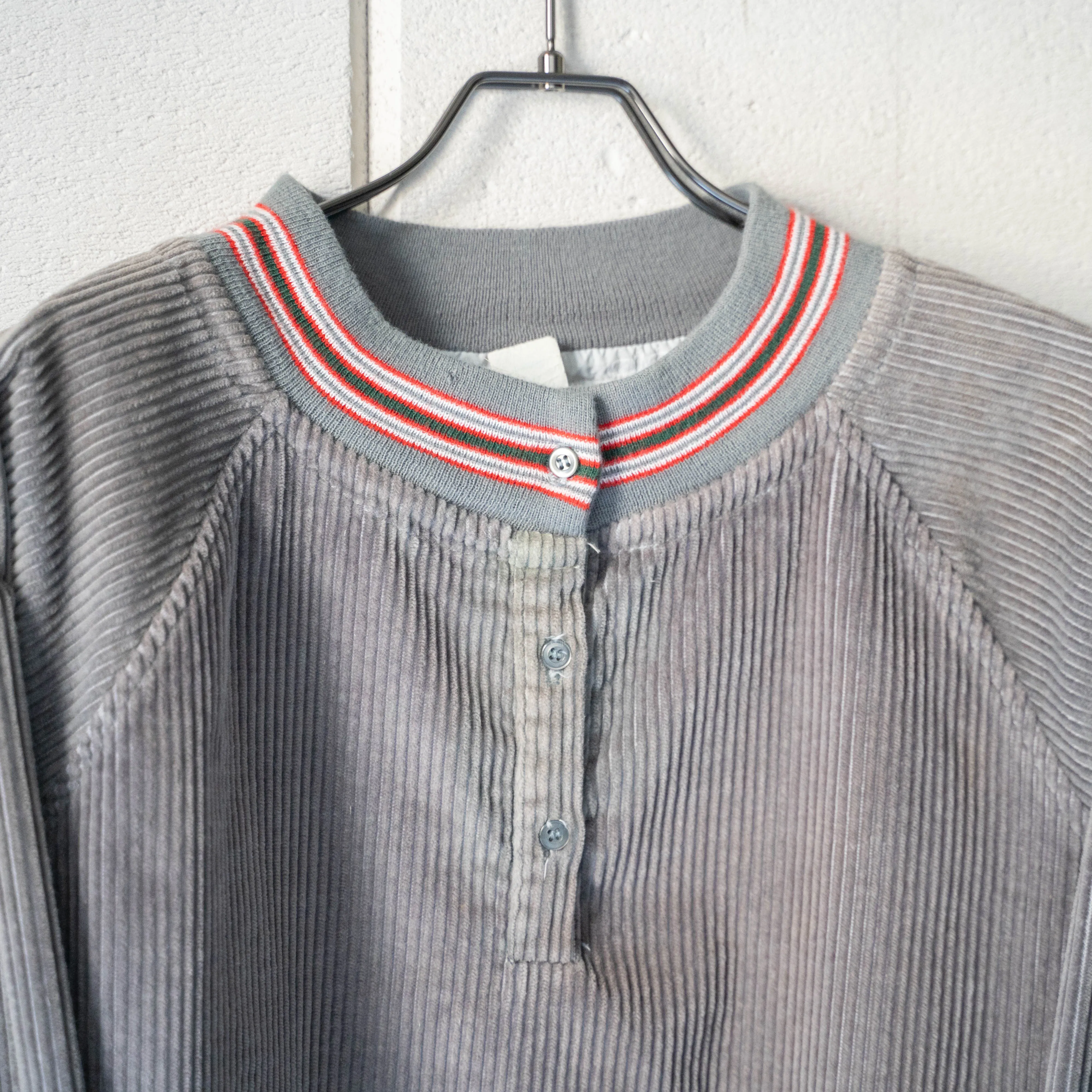 around 1970s gray corduroy henry neck tops