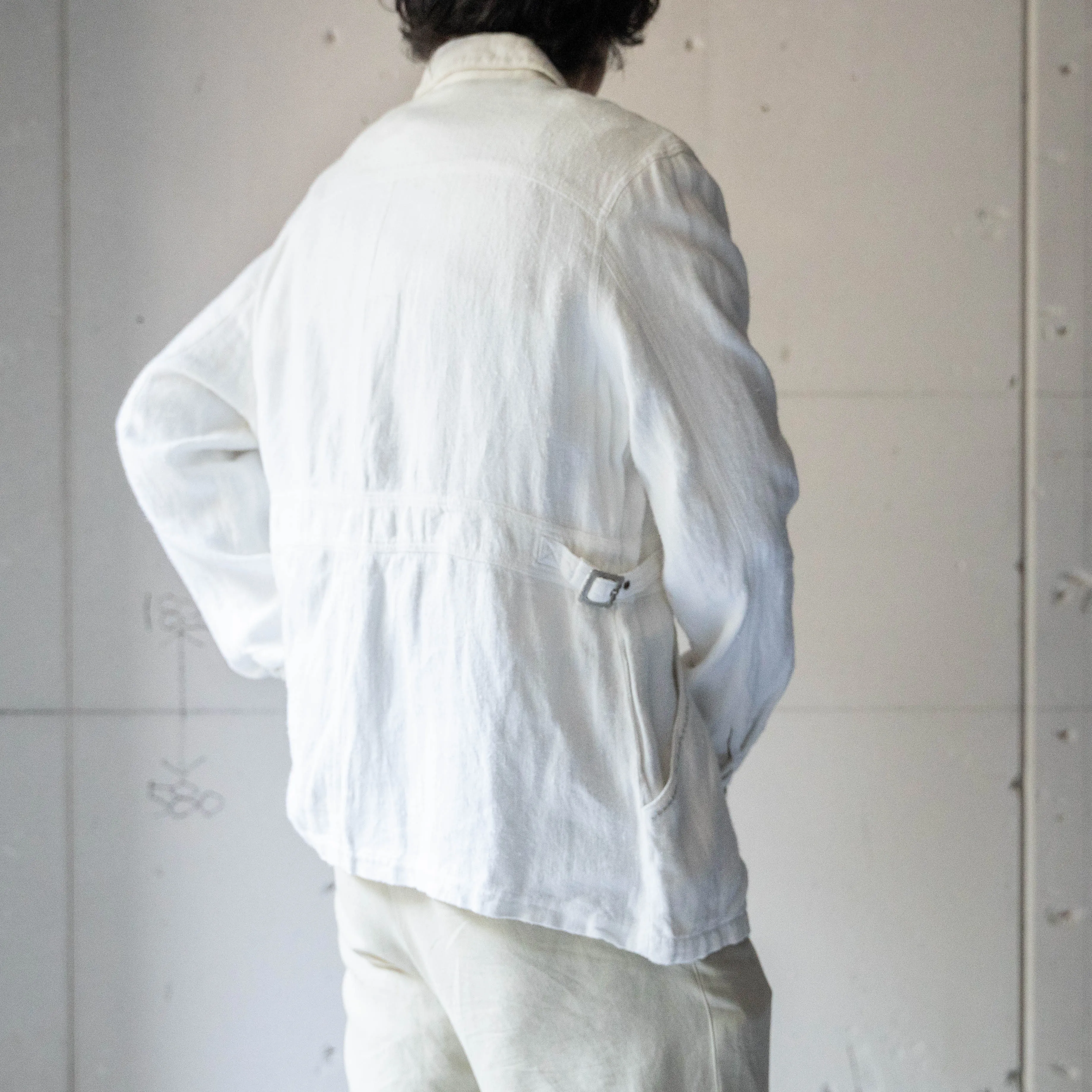 around 1980s off white color linen jacket -with side adjuster-