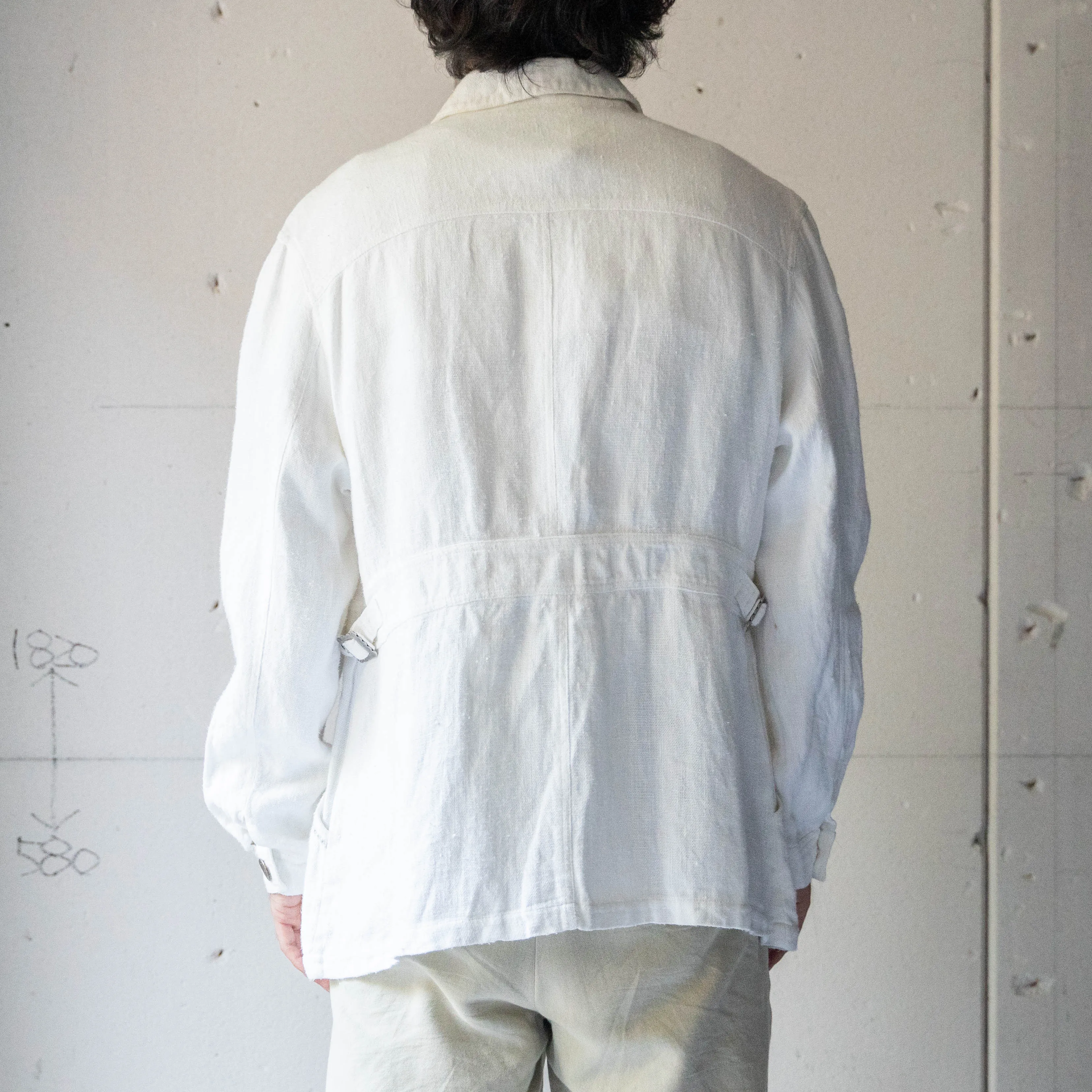 around 1980s off white color linen jacket -with side adjuster-