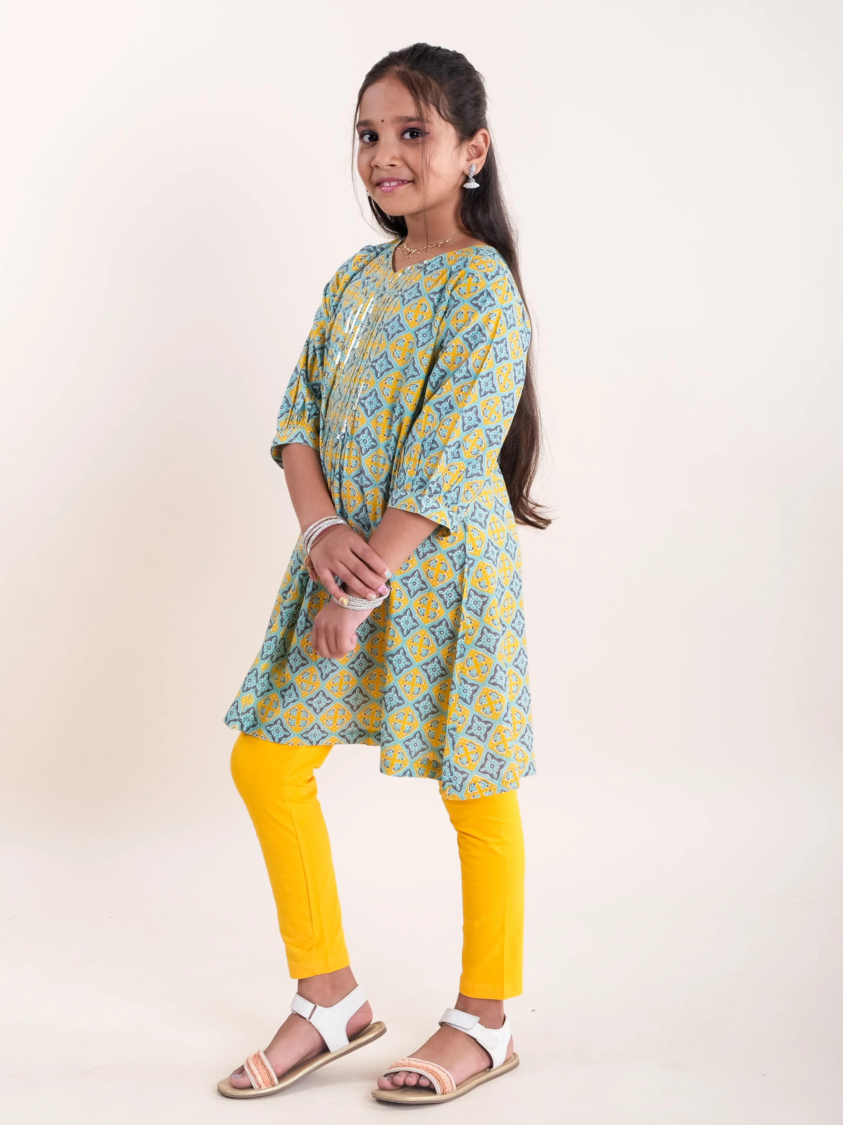 Girls Ethnic Embroidered Kurta & Solid Legging Set