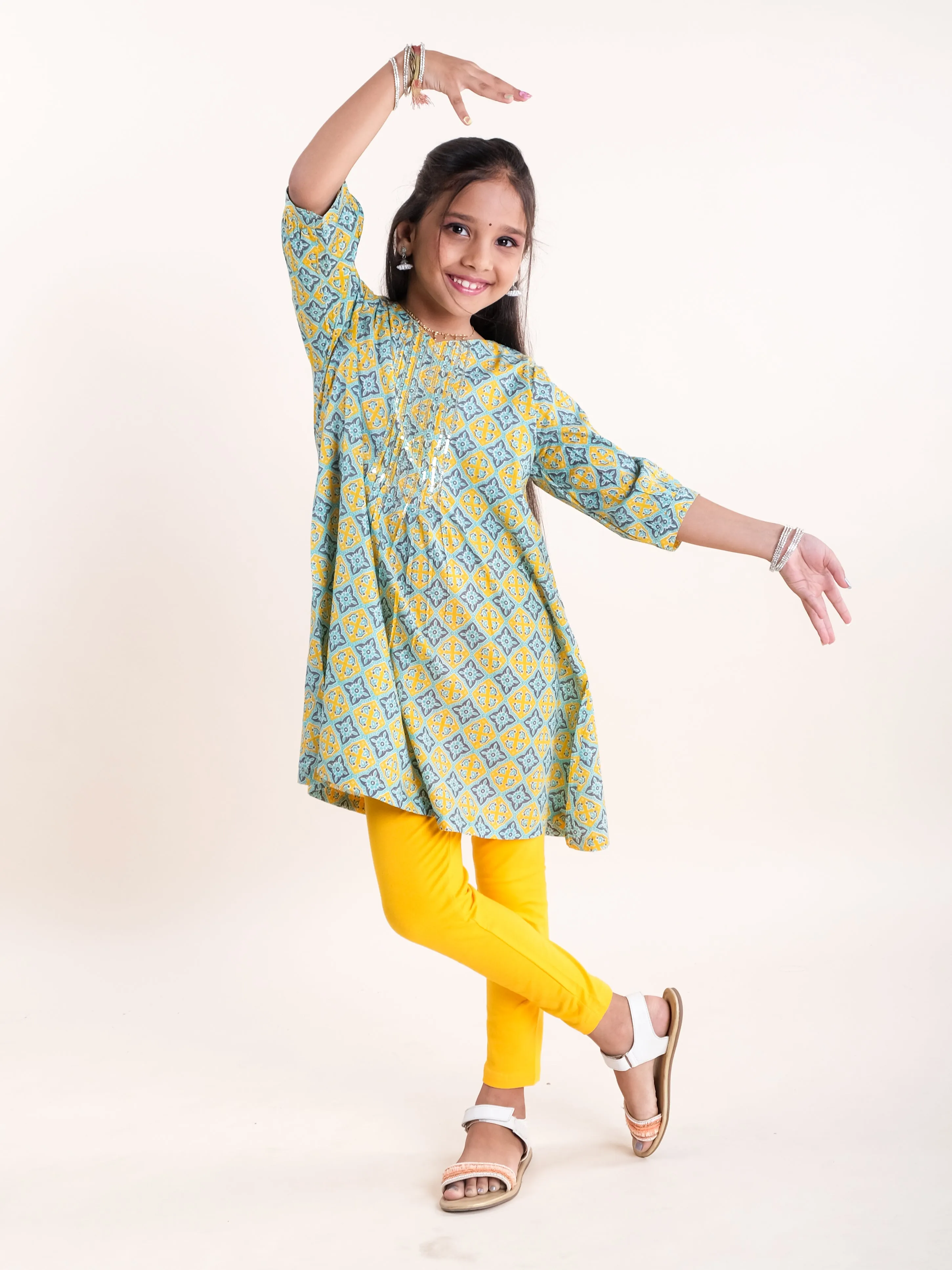 Girls Ethnic Embroidered Kurta & Solid Legging Set