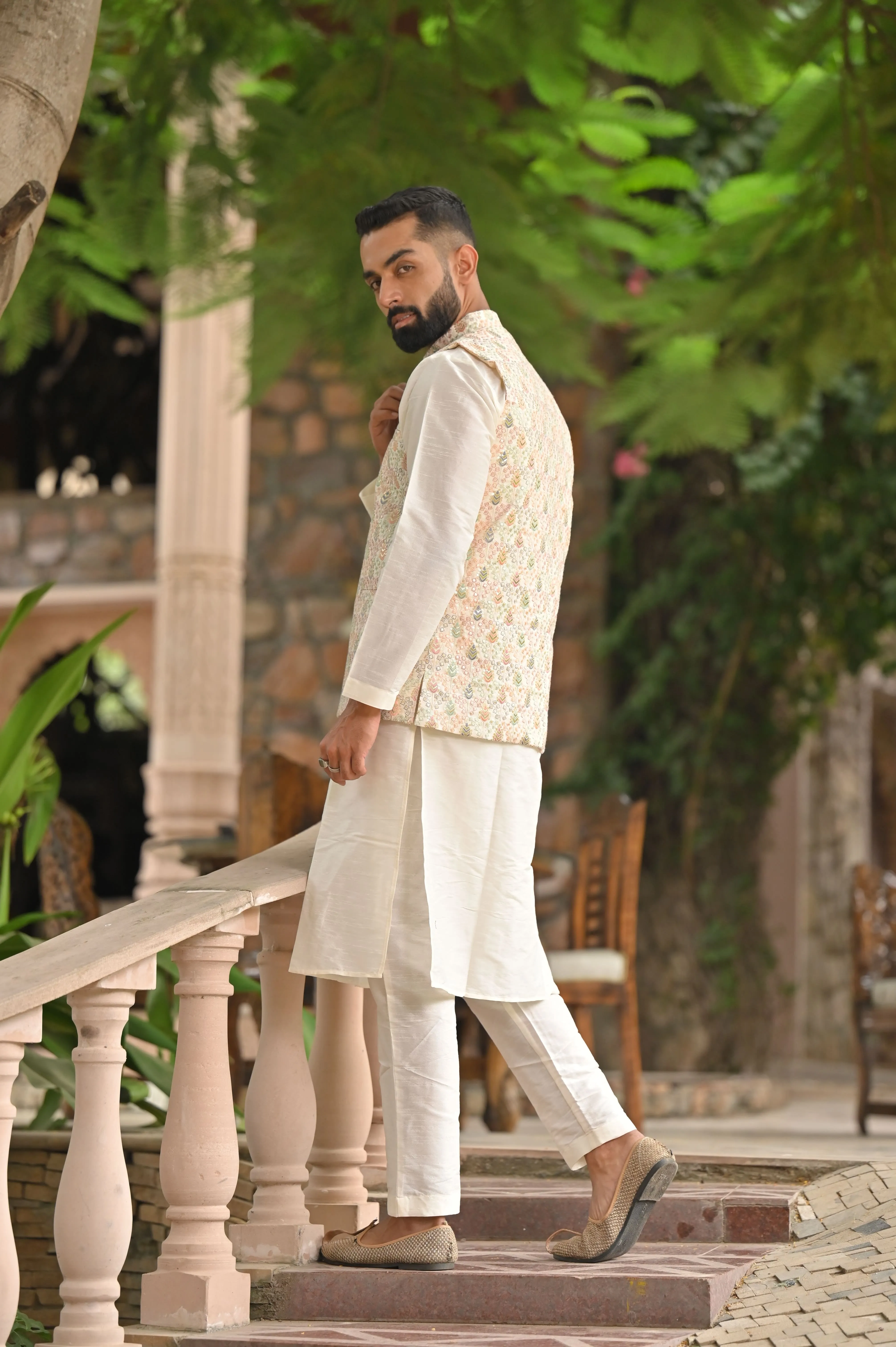 Ivory Opulence Kurta Vasket Set