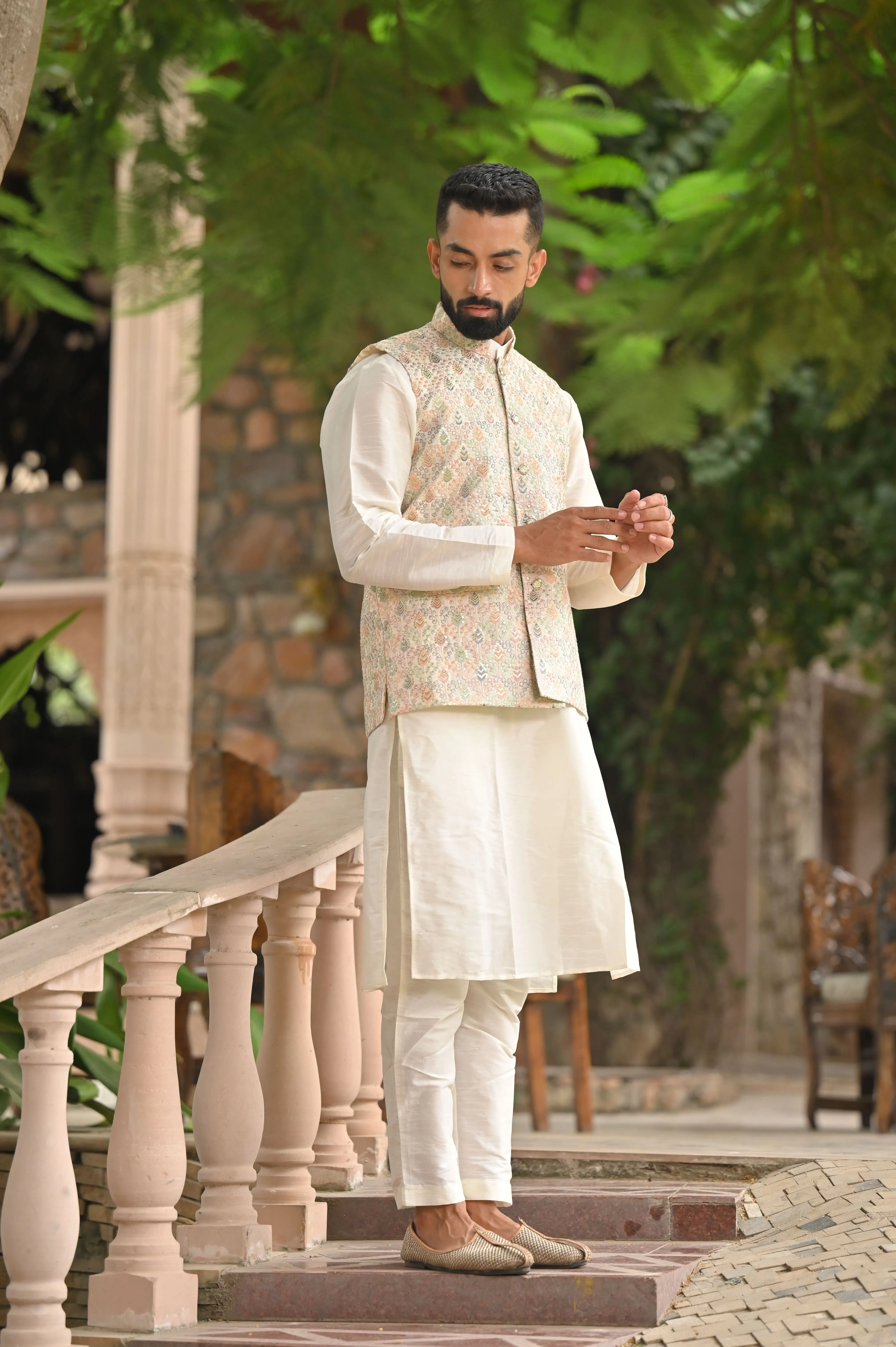 Ivory Opulence Kurta Vasket Set