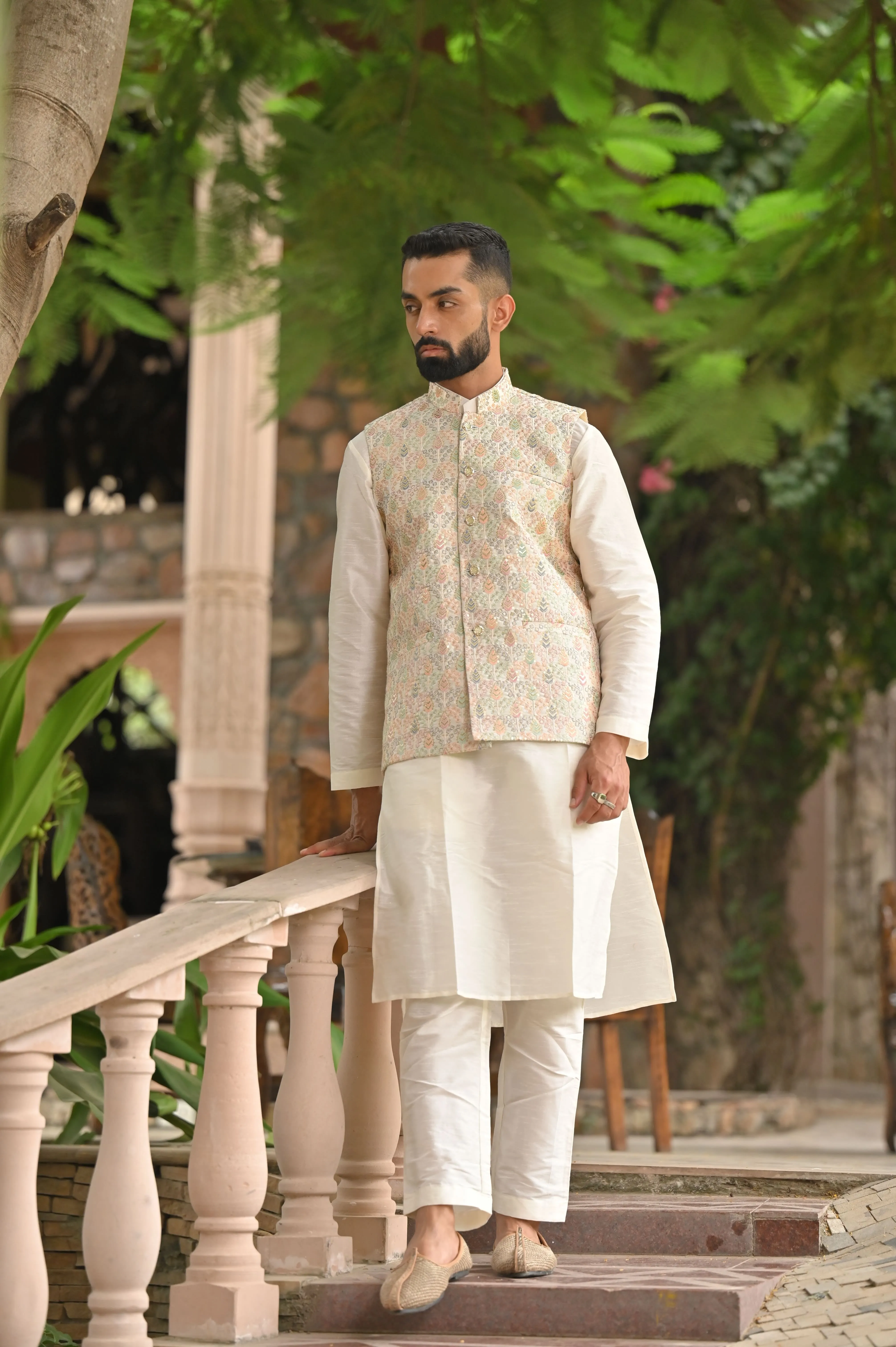 Ivory Opulence Kurta Vasket Set