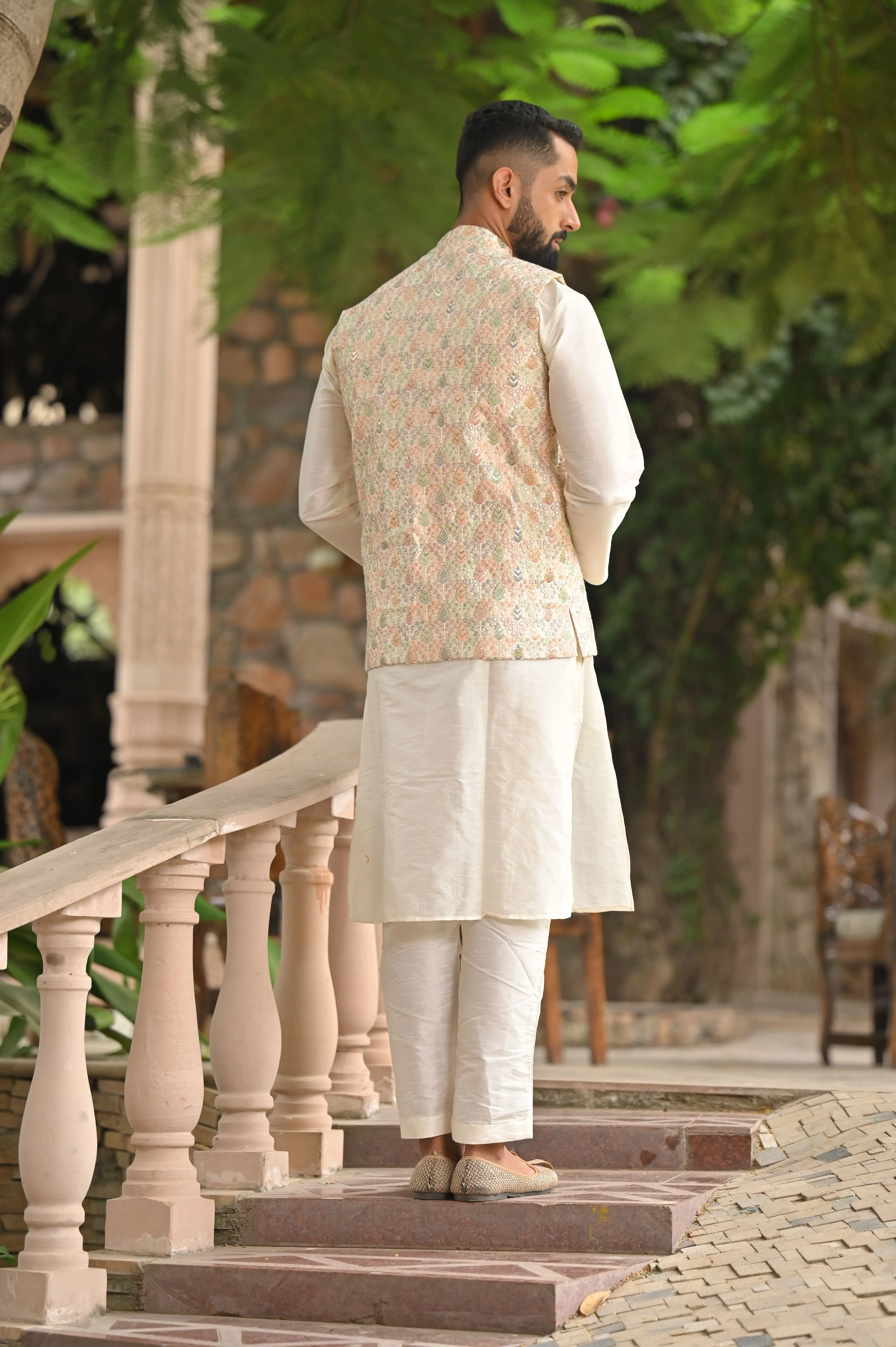 Ivory Opulence Kurta Vasket Set