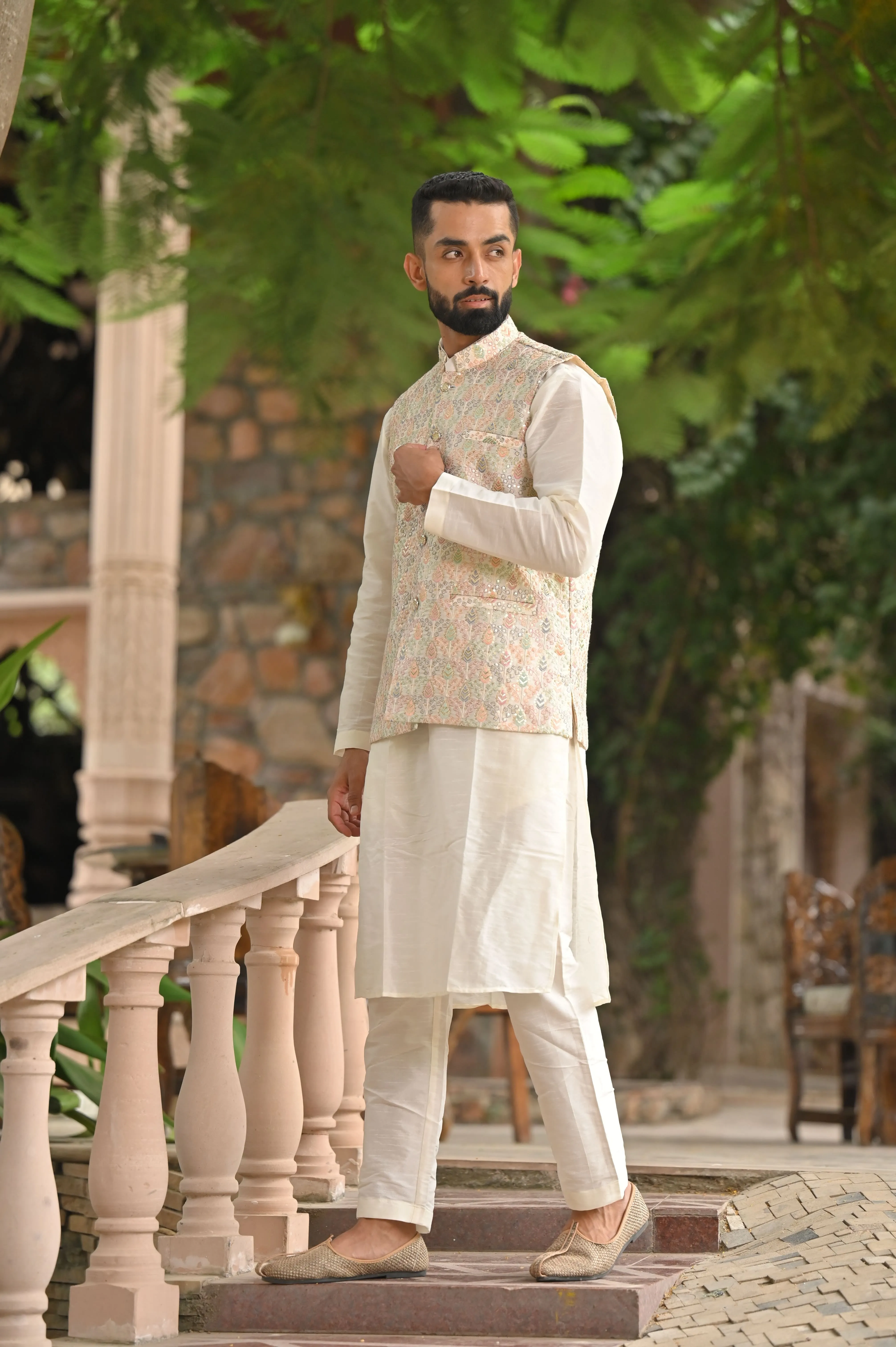 Ivory Opulence Kurta Vasket Set