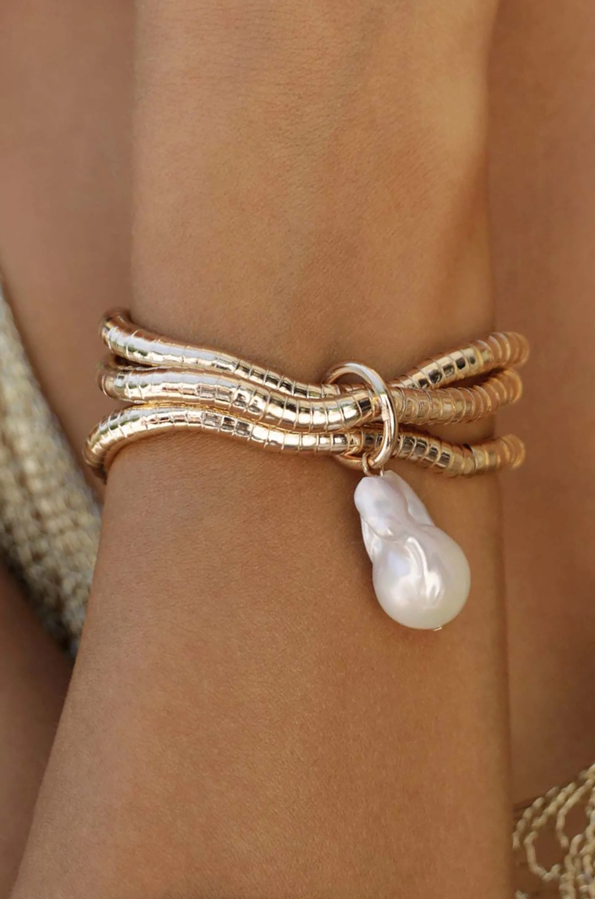 Liquid Gold and Pearl Stretch Bracelet