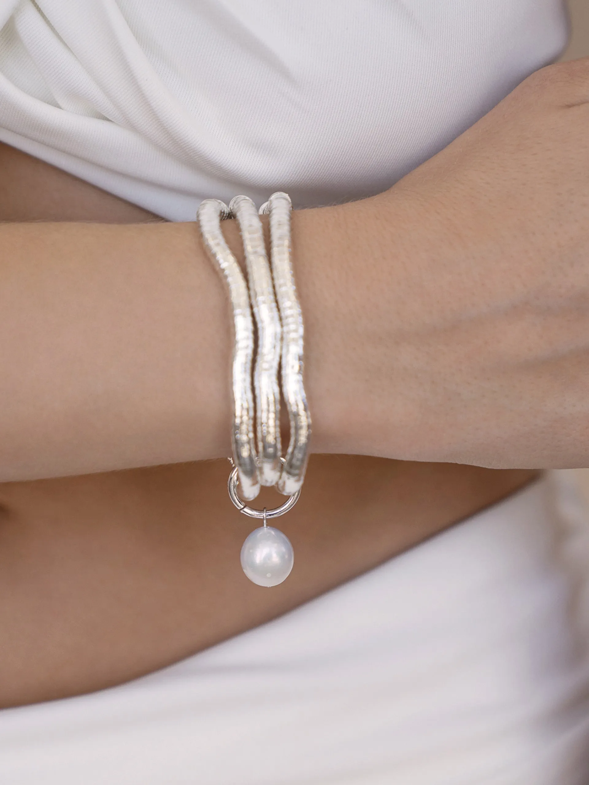 Liquid Gold and Pearl Stretch Bracelet